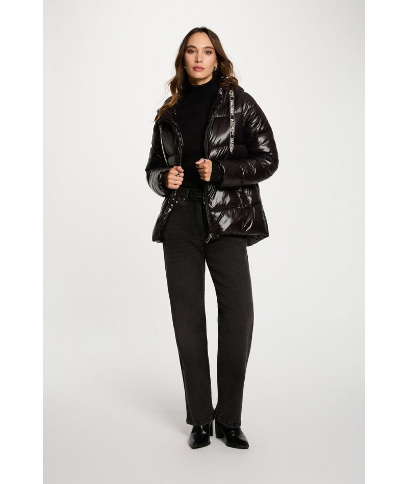 Plumífero corto brillante...