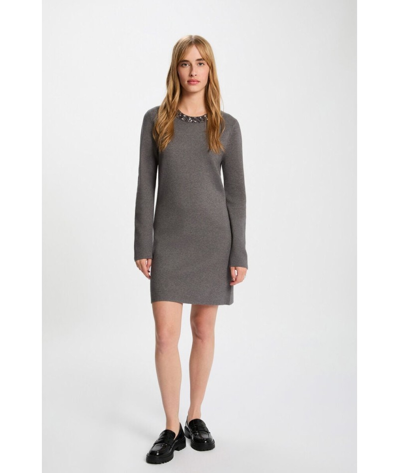 Vestido corto con cuello...